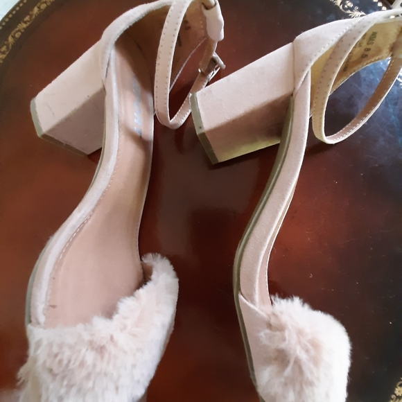 Report Faux Fur Blush Women's 8 1/2 Shoe - Picture 2 of 6